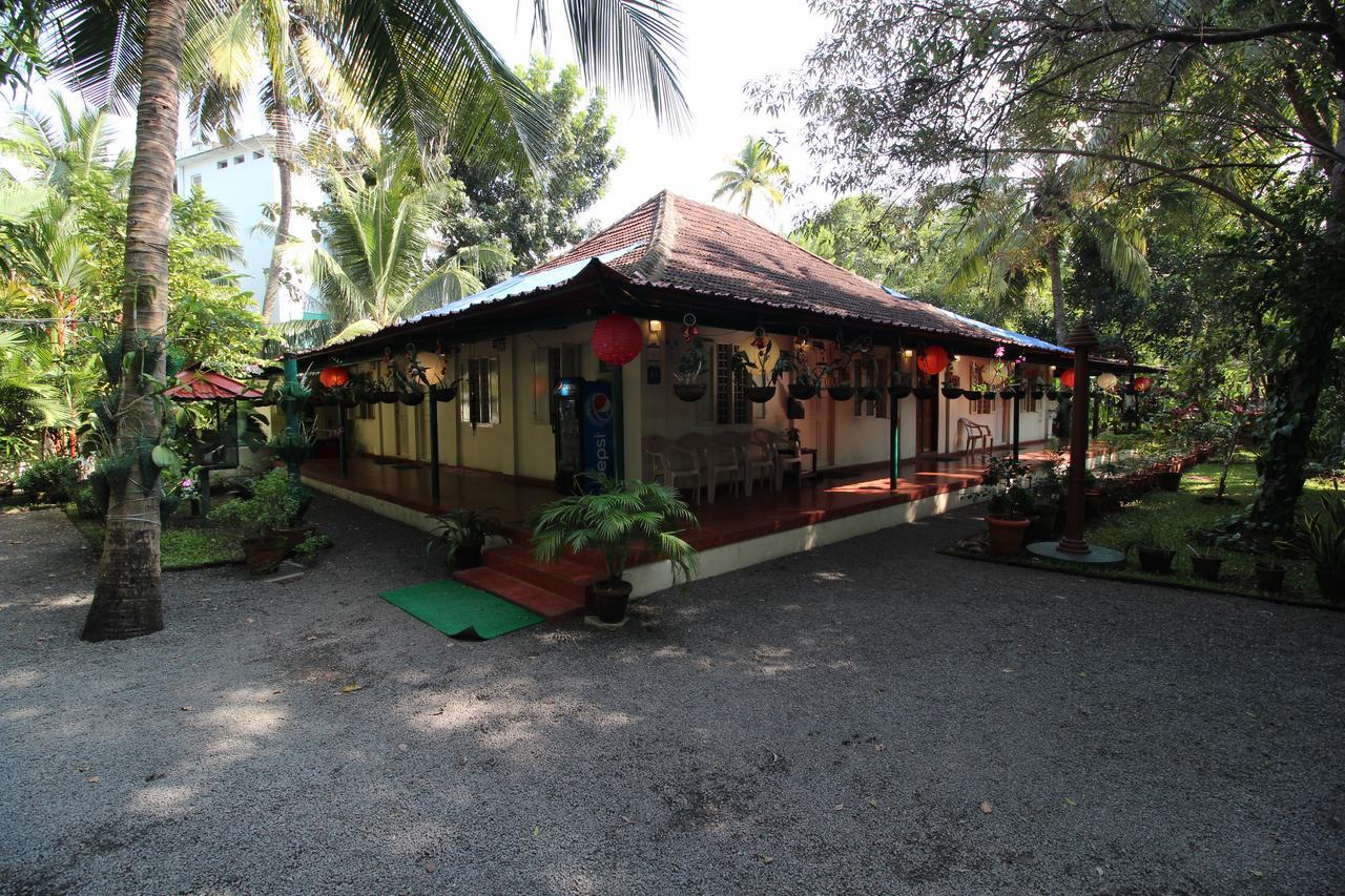 Palm Grove Service Villa Kochi Екстериор снимка